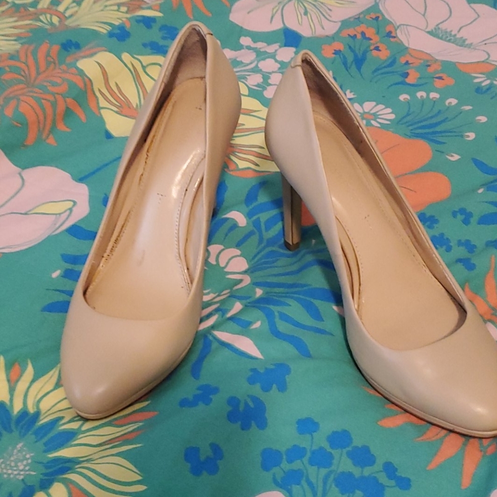 Banana republic nude pumps